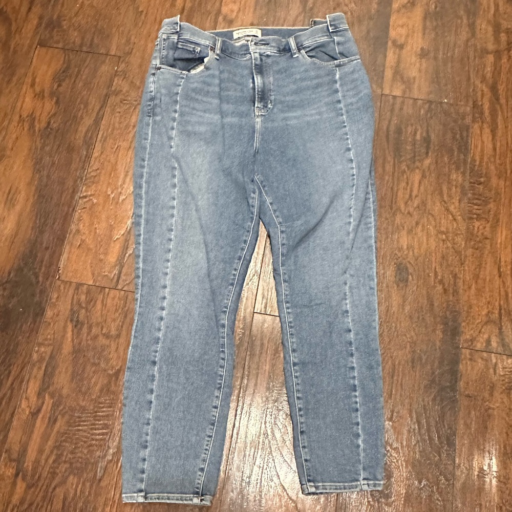Abercrombie & Fitch Curve Love The Super Skinny Ankle High Rise Jean